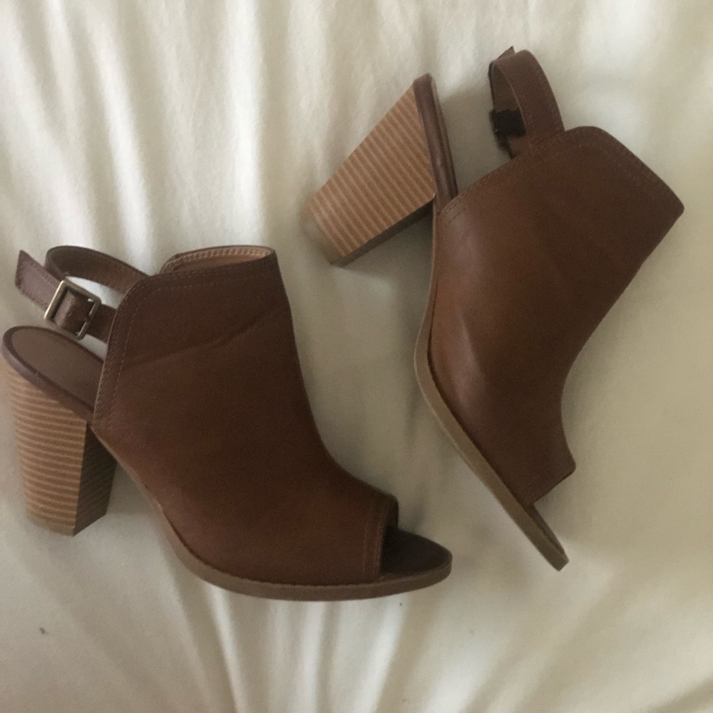 LC By Lauren Conrad Peep Toe Booties